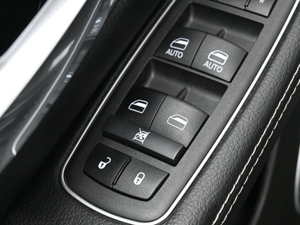 Used 2022 RAM 1500 Laramie w/ Sport Appearance Package image 13