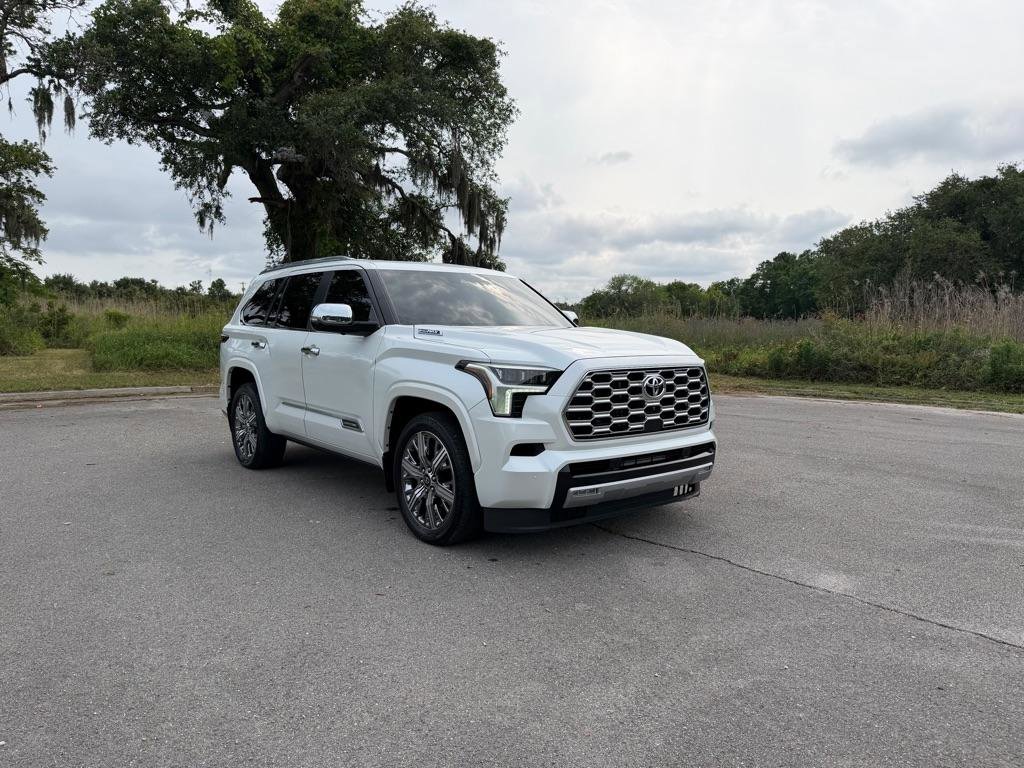 Used 2025 Toyota Sequoia Capstone AWD/4WD image 7