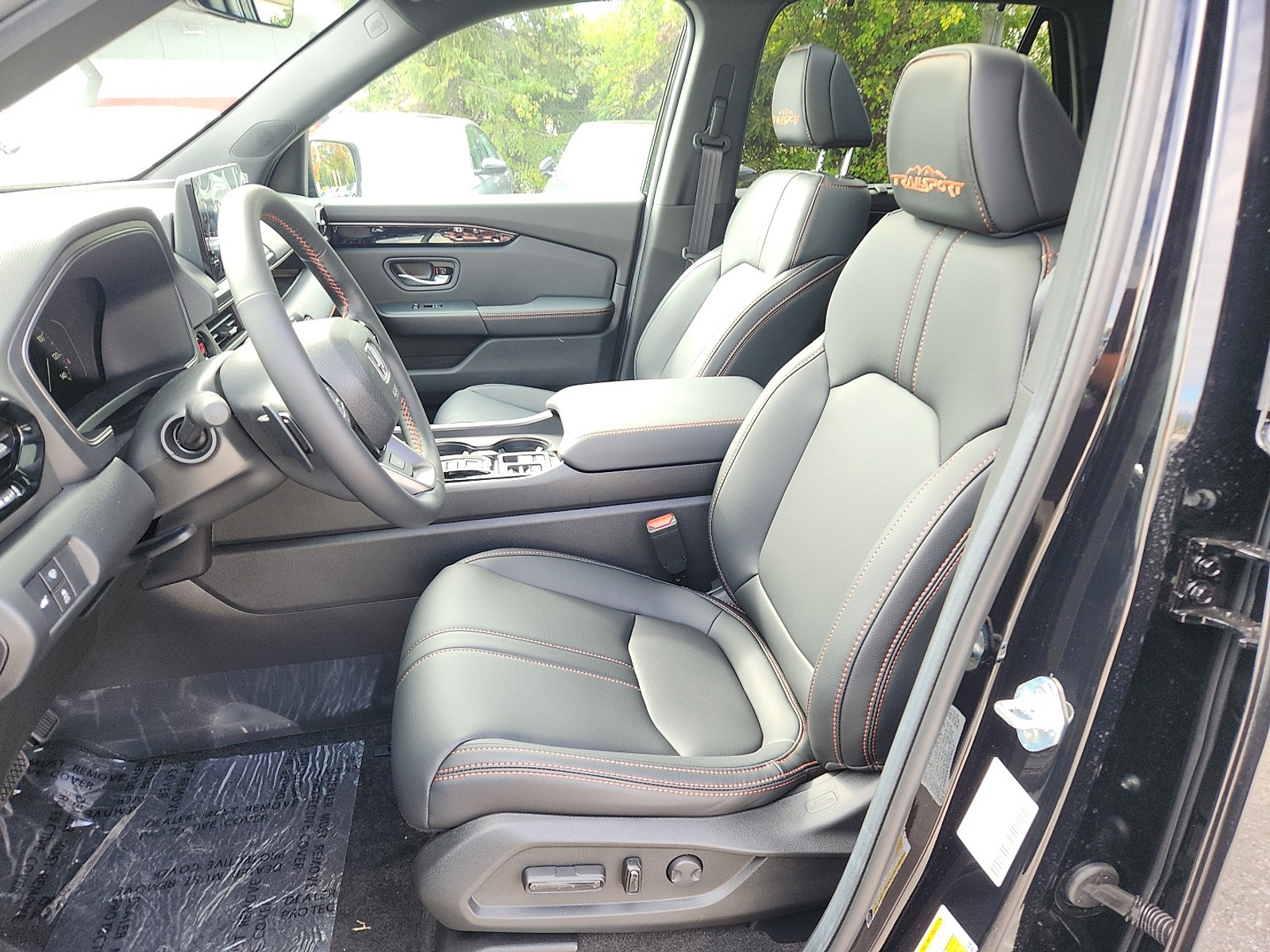 New 2025 Honda Pilot TrailSport image 9