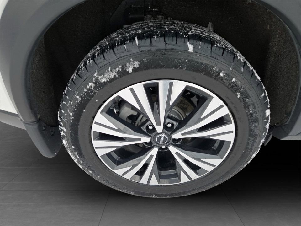 Used 2023 Nissan Rogue SV image 34