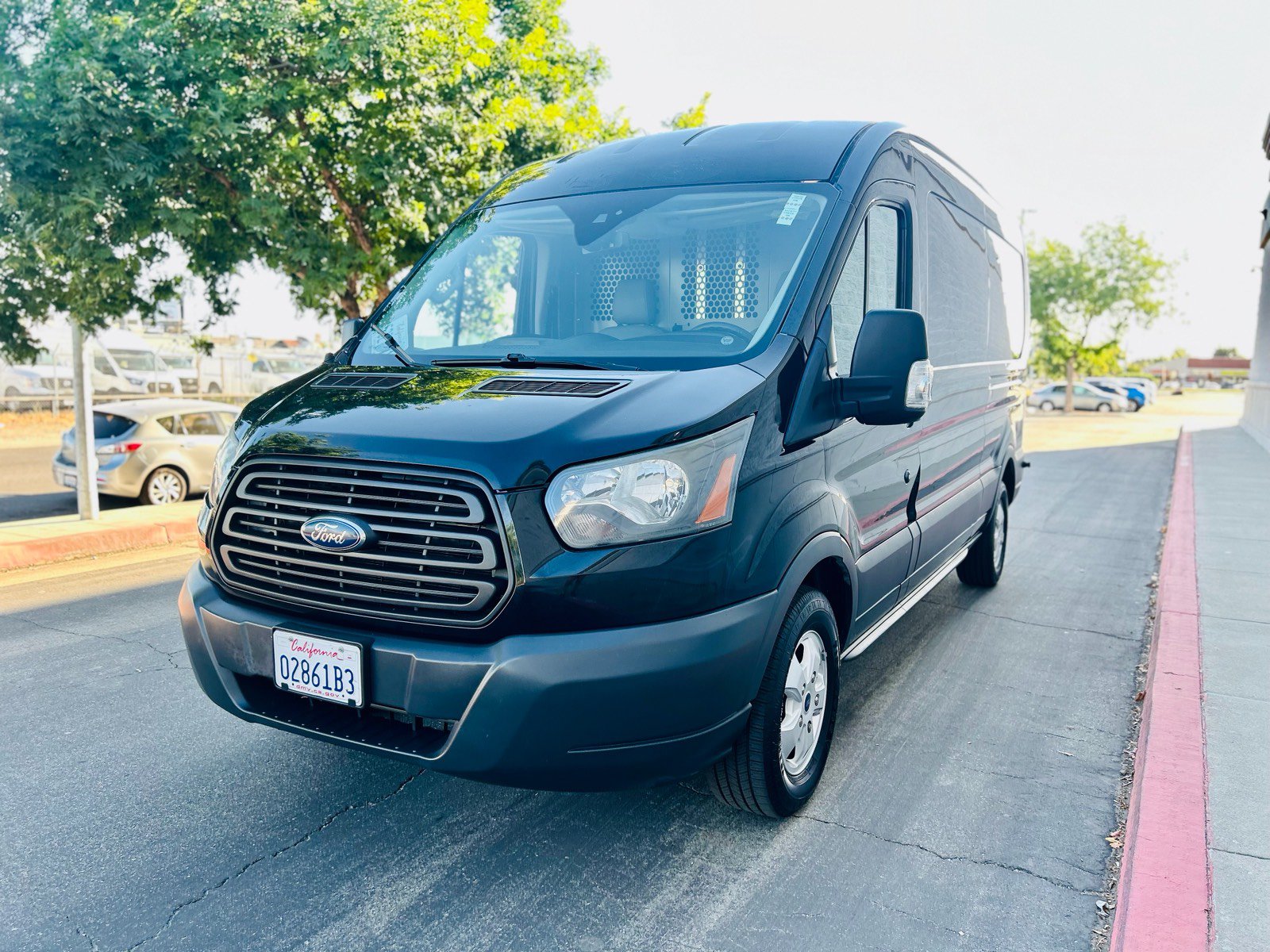 Used 2017 Ford Transit 250 148 Medium Roof RWD image 5
