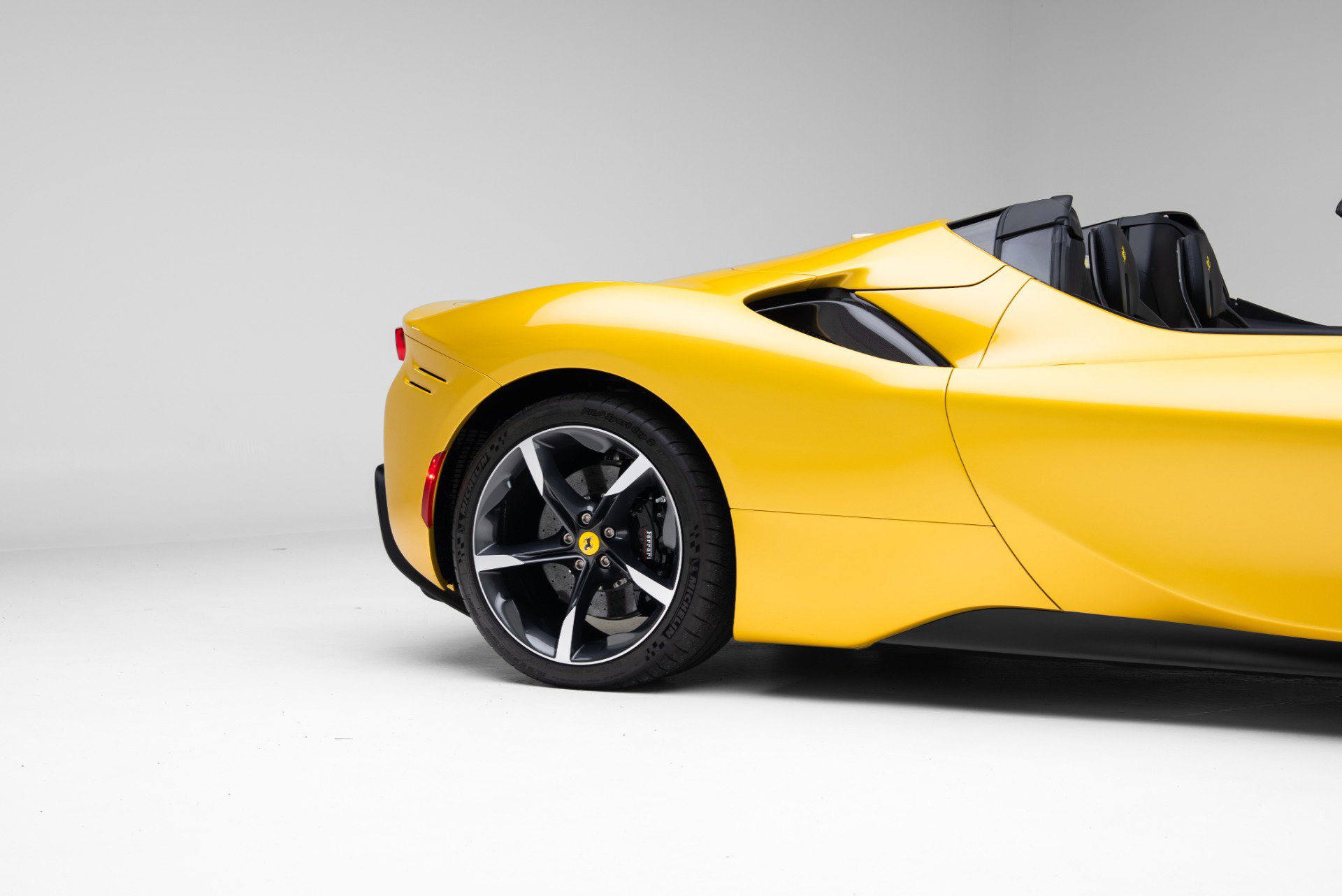 Used 2023 Ferrari SF90 Spider AWD/4WD image 38