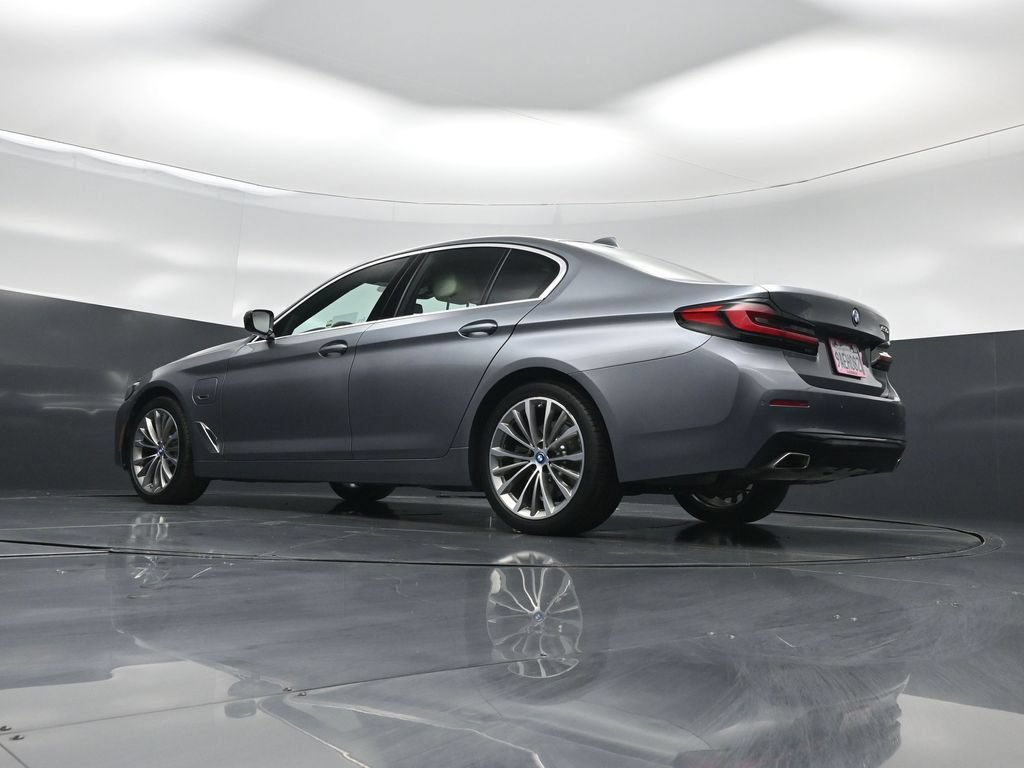 Used 2022 BMW 530e w/ Convenience Package RWD image 48
