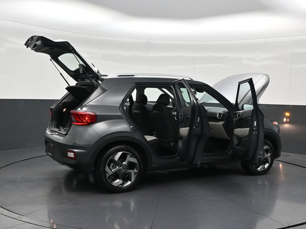 Used 2024 Hyundai Venue SEL FWD image 31