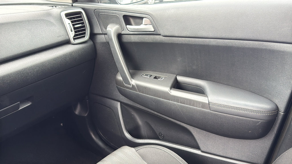 Used 2019 Kia Sportage LX FWD image 28
