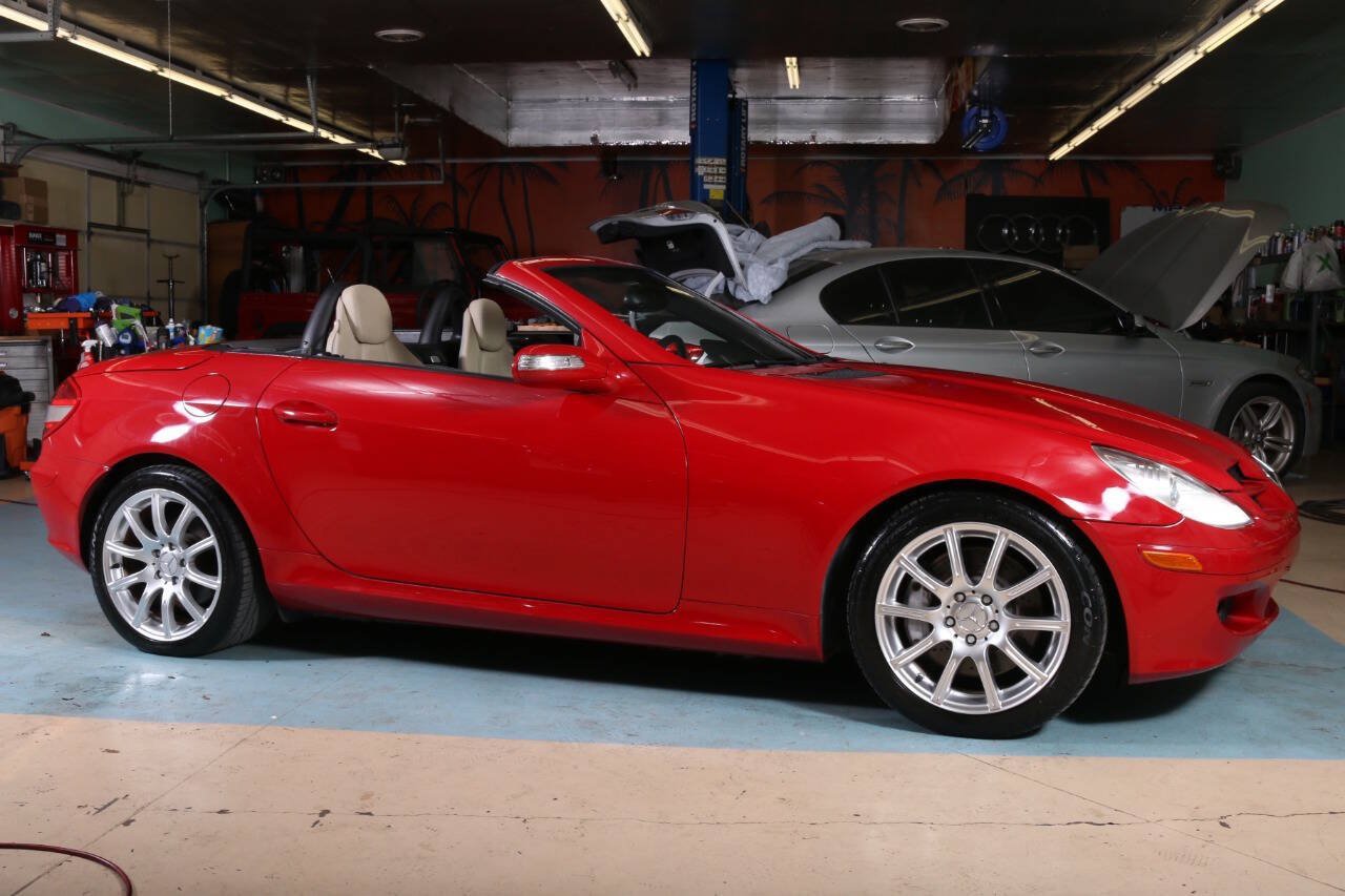 Used 2005 Mercedes-Benz SLK 350 w/ Entertainment Pkg