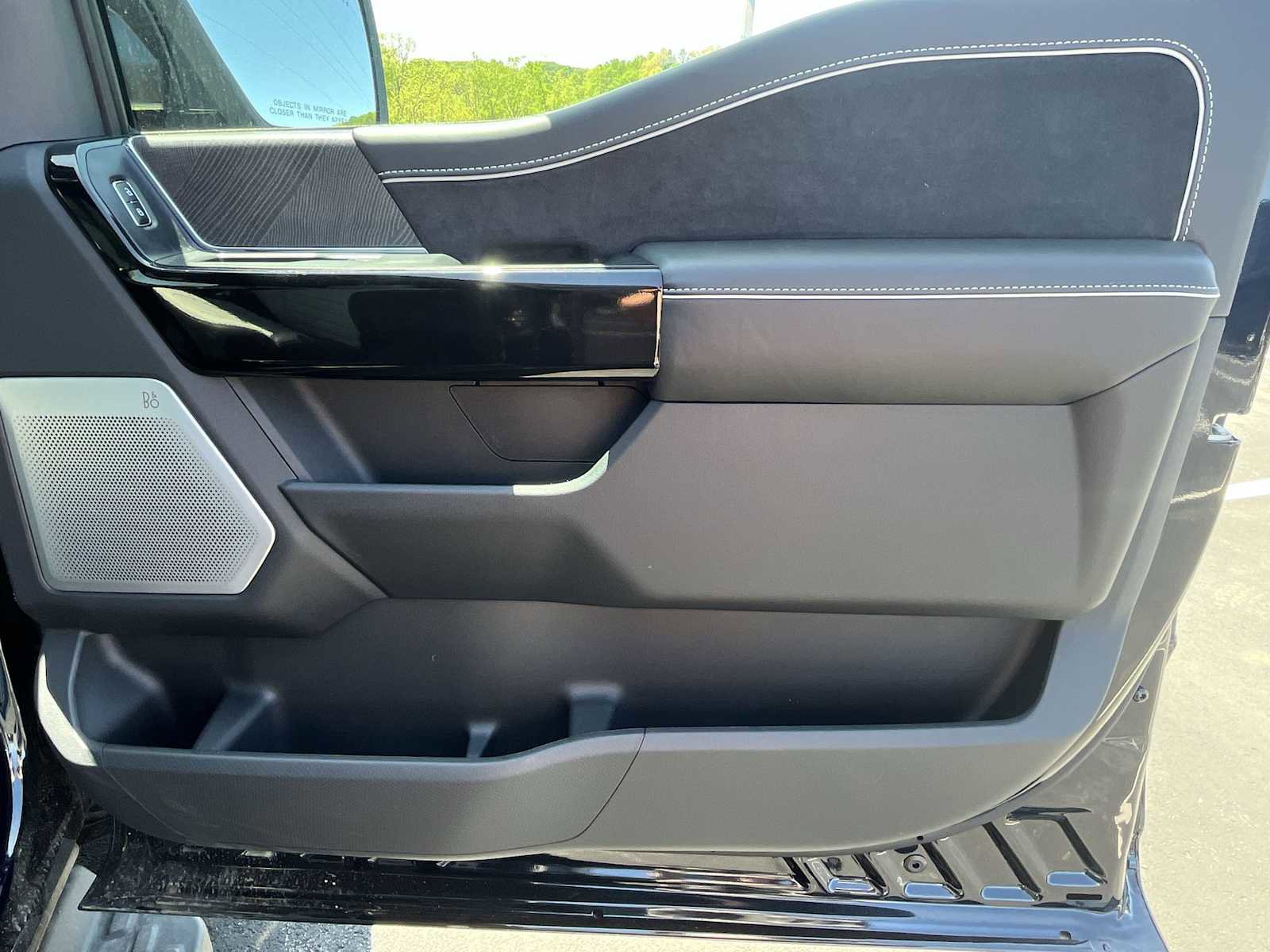 New 2023 Ford F150 Lightning Platinum image 27