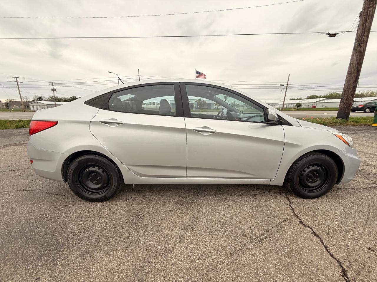 Used 2016 Hyundai Accent SE FWD image 9