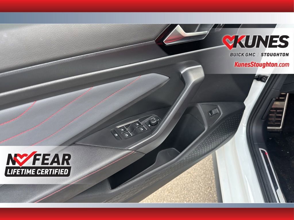 Used 2025 Volkswagen Jetta GLI Autobahn FWD image 19