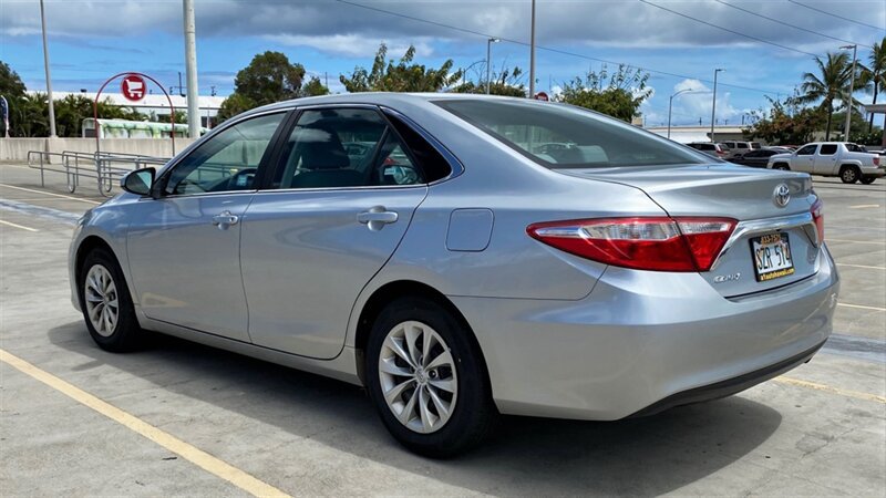 Used 2017 Toyota Camry LE FWD image 4