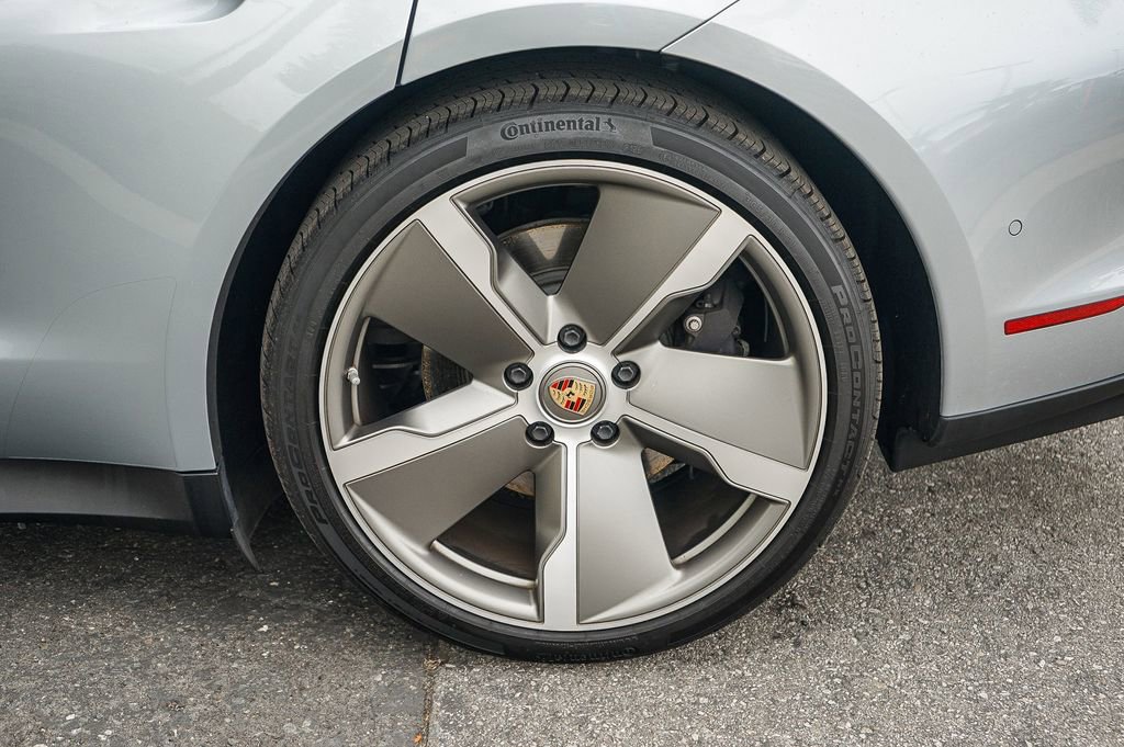 Used 2024 Porsche Taycan image 10