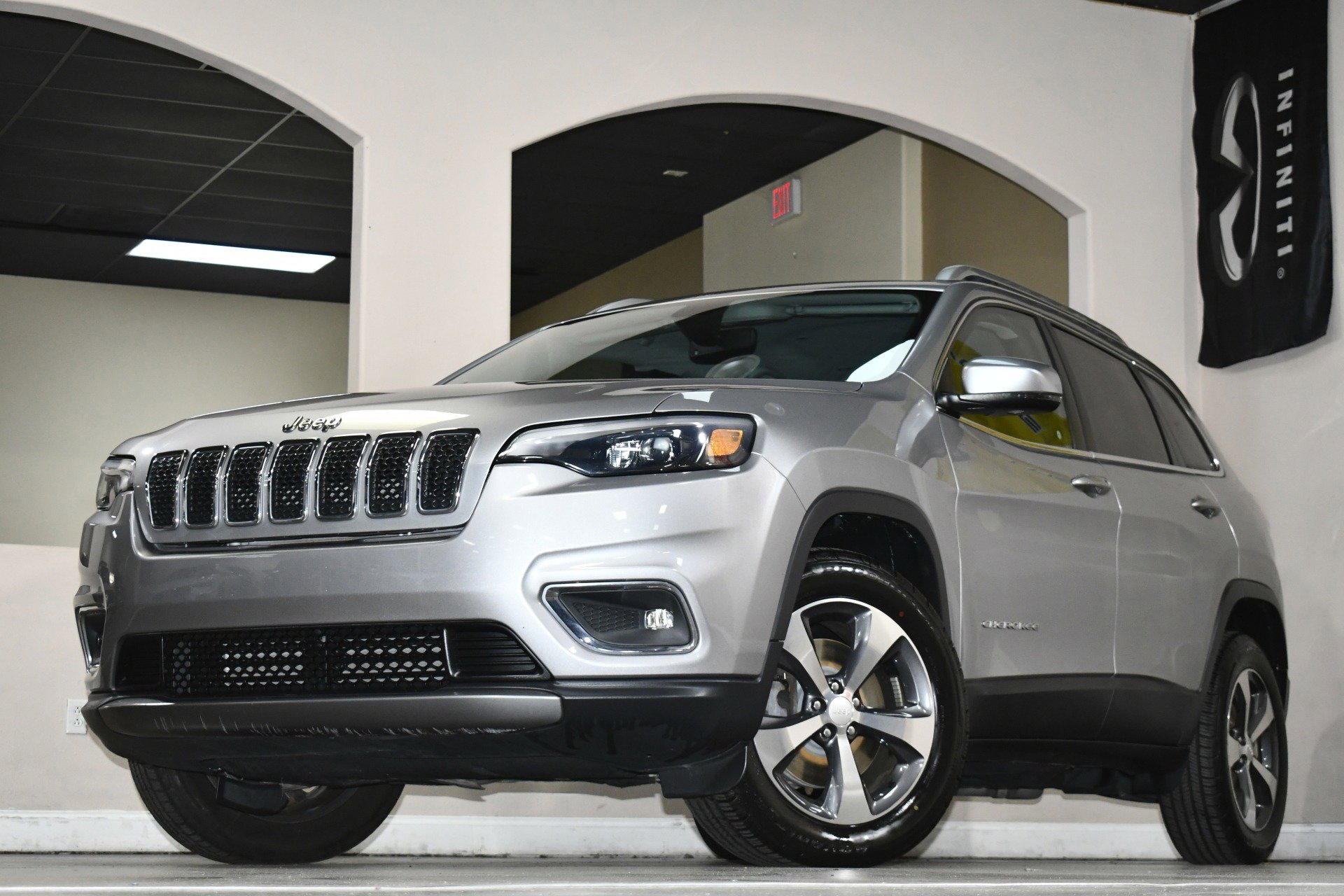 Used 2019 Jeep Cherokee Limited image 84