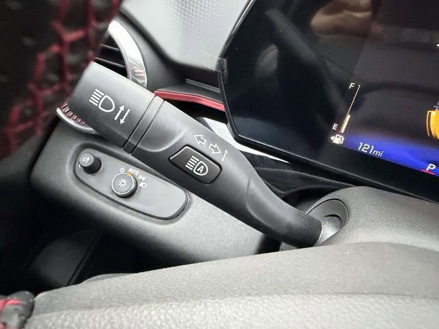 Certified 2025 Chevrolet Trax RS w/ Driver Confidence Package image 31