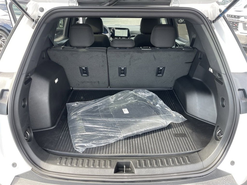 New 2026 Chevrolet Equinox LT w/ LPO, Floor Liner Package image 23