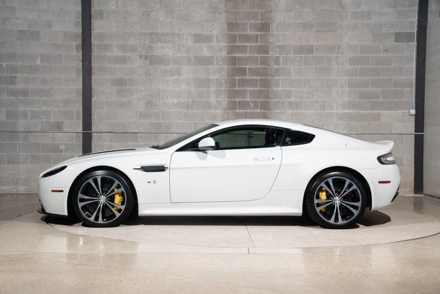 Used 2015 Aston Martin V12 Vantage S RWD image 4
