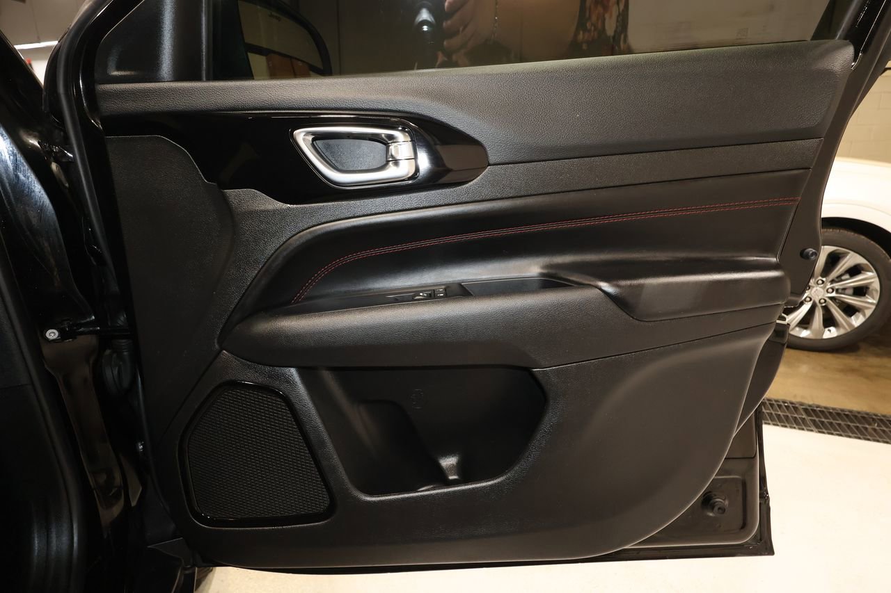 Used 2022 Jeep Compass Trailhawk w/ Trailhawk Elite Group image 20