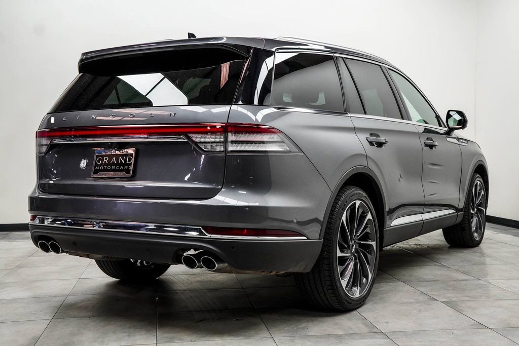 Used 2023 Lincoln Aviator Reserve w/ Equipment Group 201A image 12