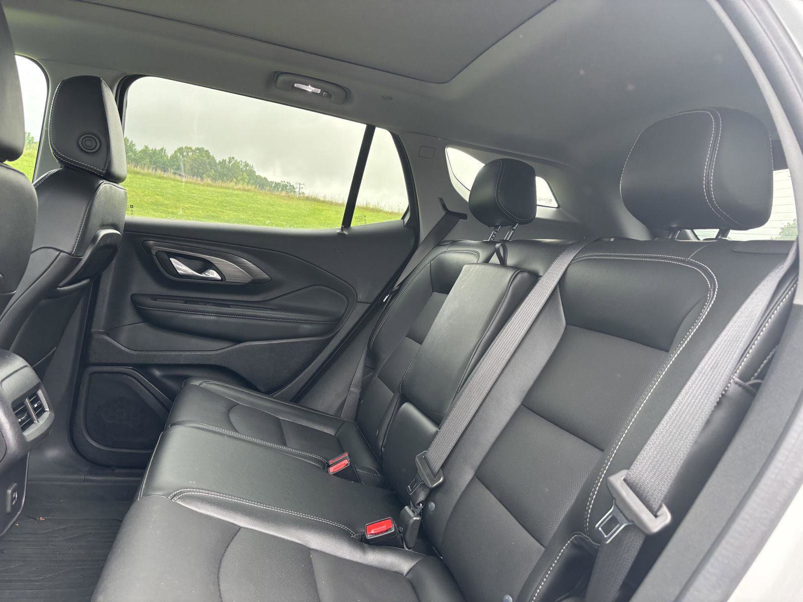 Certified 2024 GMC Terrain SLT w/ Infotainment Package II image 19