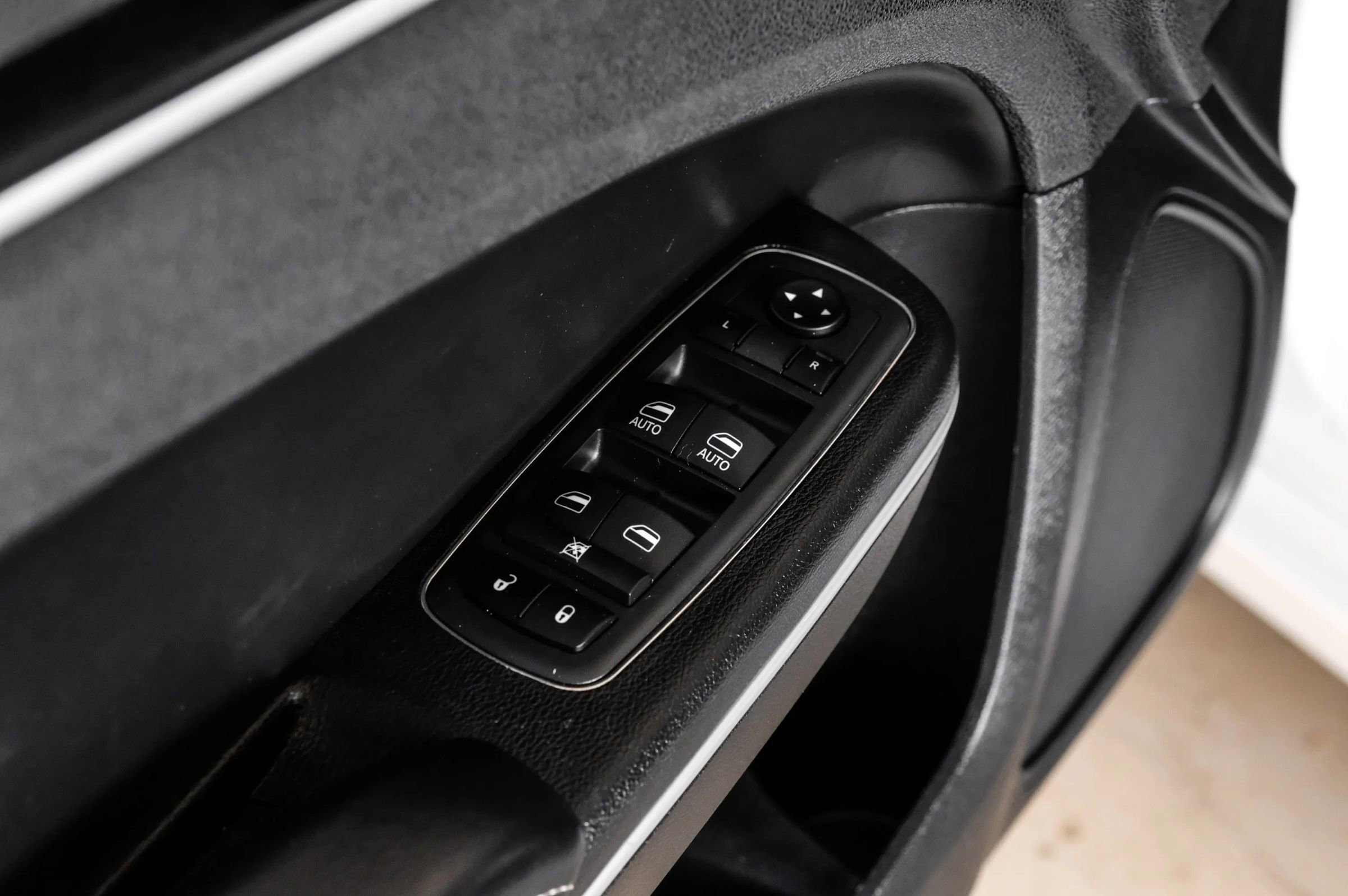 Used 2022 Chrysler 300 S RWD image 49