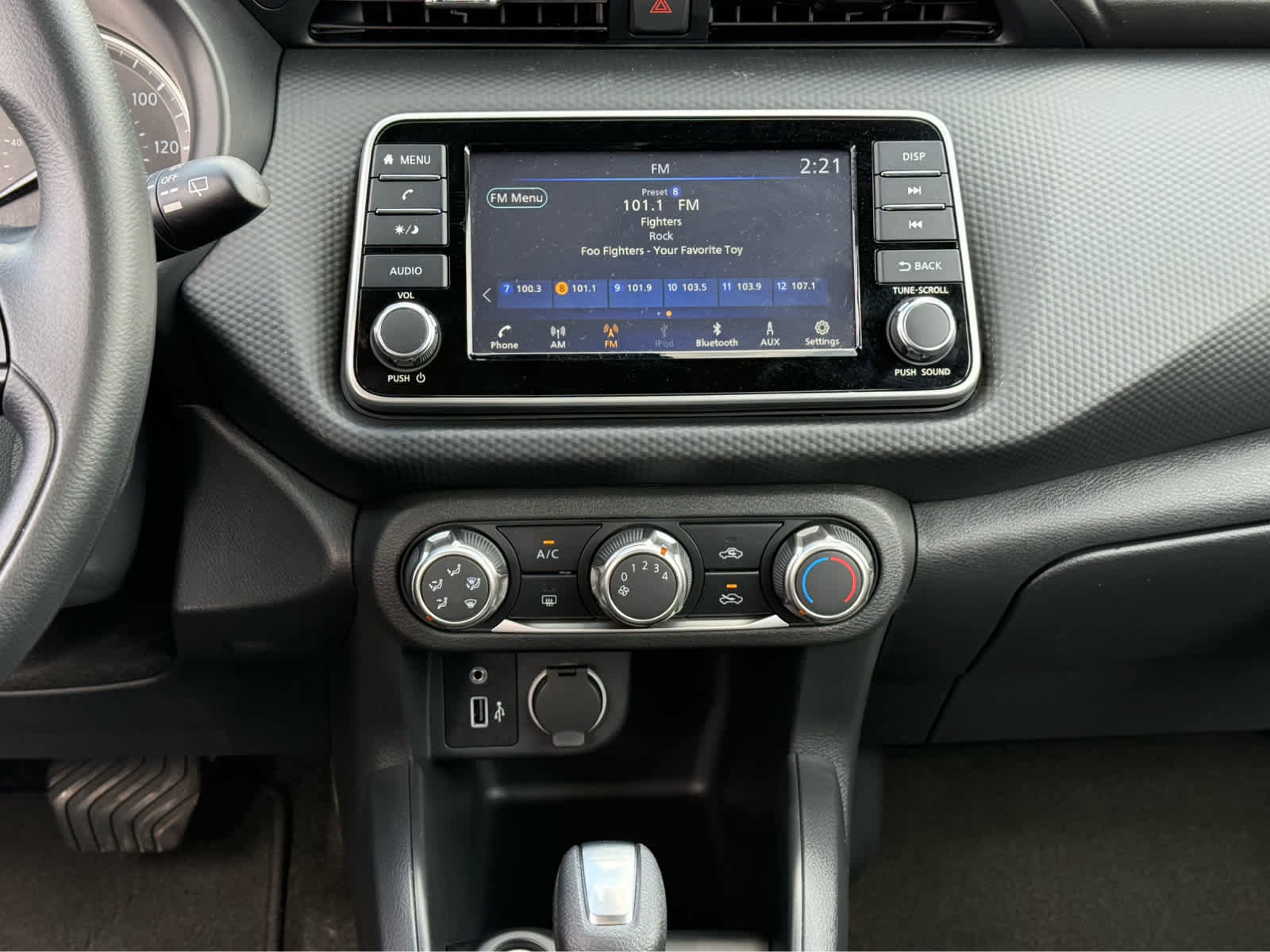 Used 2025 Nissan Kicks Play S FWD image 16