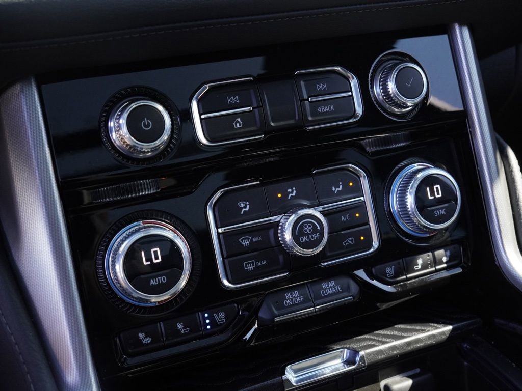 Used 2023 GMC Yukon XL Denali image 16