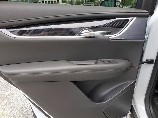 Certified 2025 Cadillac XT6 Premium Luxury FWD image 41