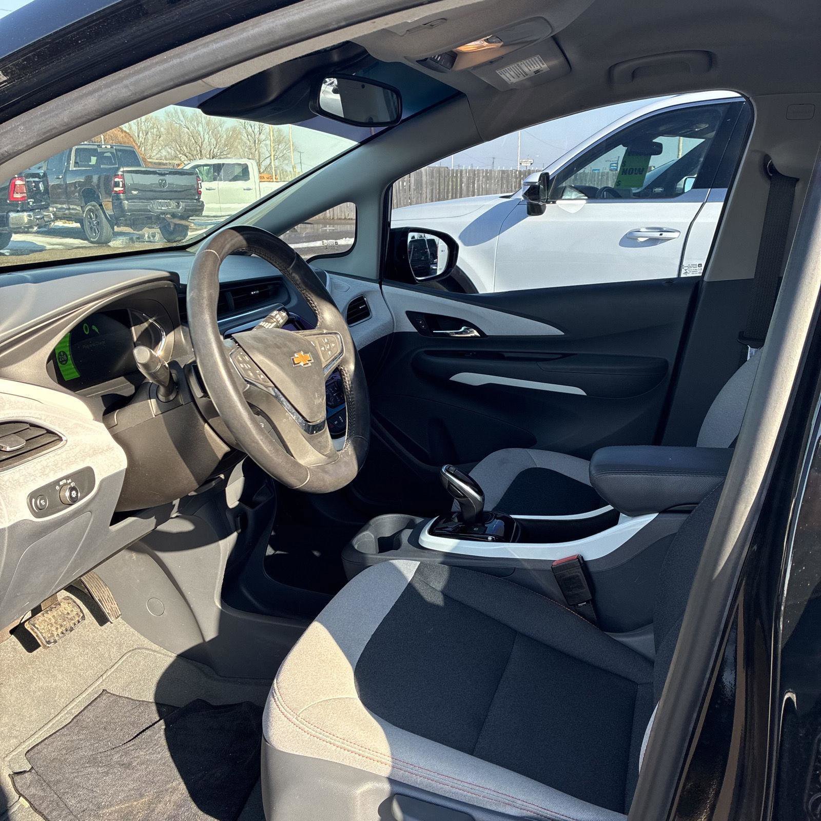 Used 2021 Chevrolet Bolt LT image 2