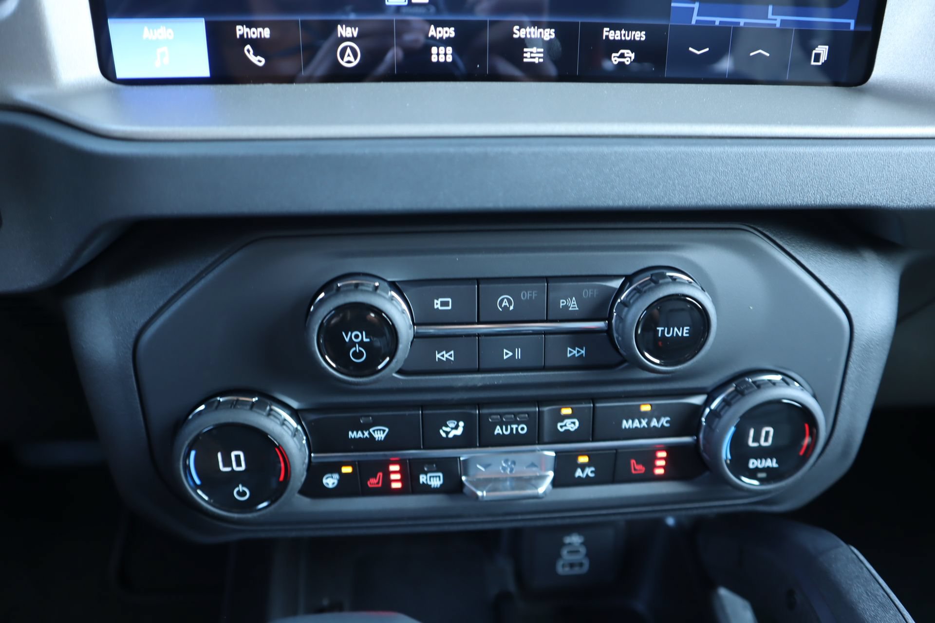 New 2026 Ford Bronco Outer Banks w/ Sasquatch Package AWD/4WD image 8