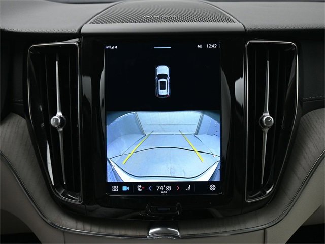 Used 2023 Volvo XC60 B6 Ultimate w/ Climate Package image 22