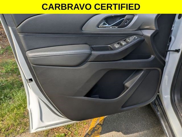 Certified 2023 Chevrolet Traverse LT FWD image 9