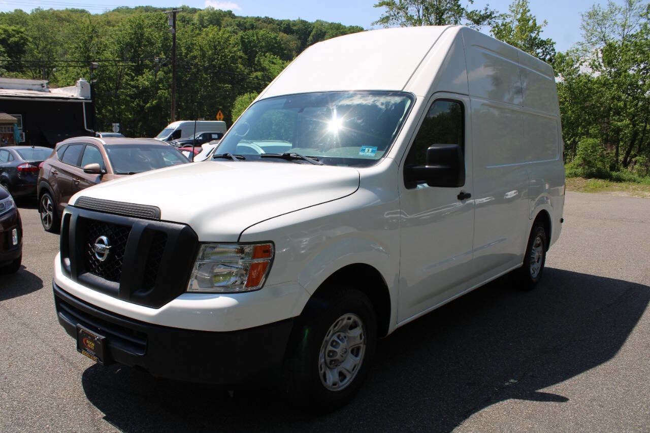 Used 2020 Nissan NV 2500 SV RWD image 1