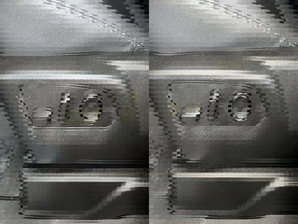 Certified 2024 Chevrolet Tahoe Z71 w/ Luxury Package image 6