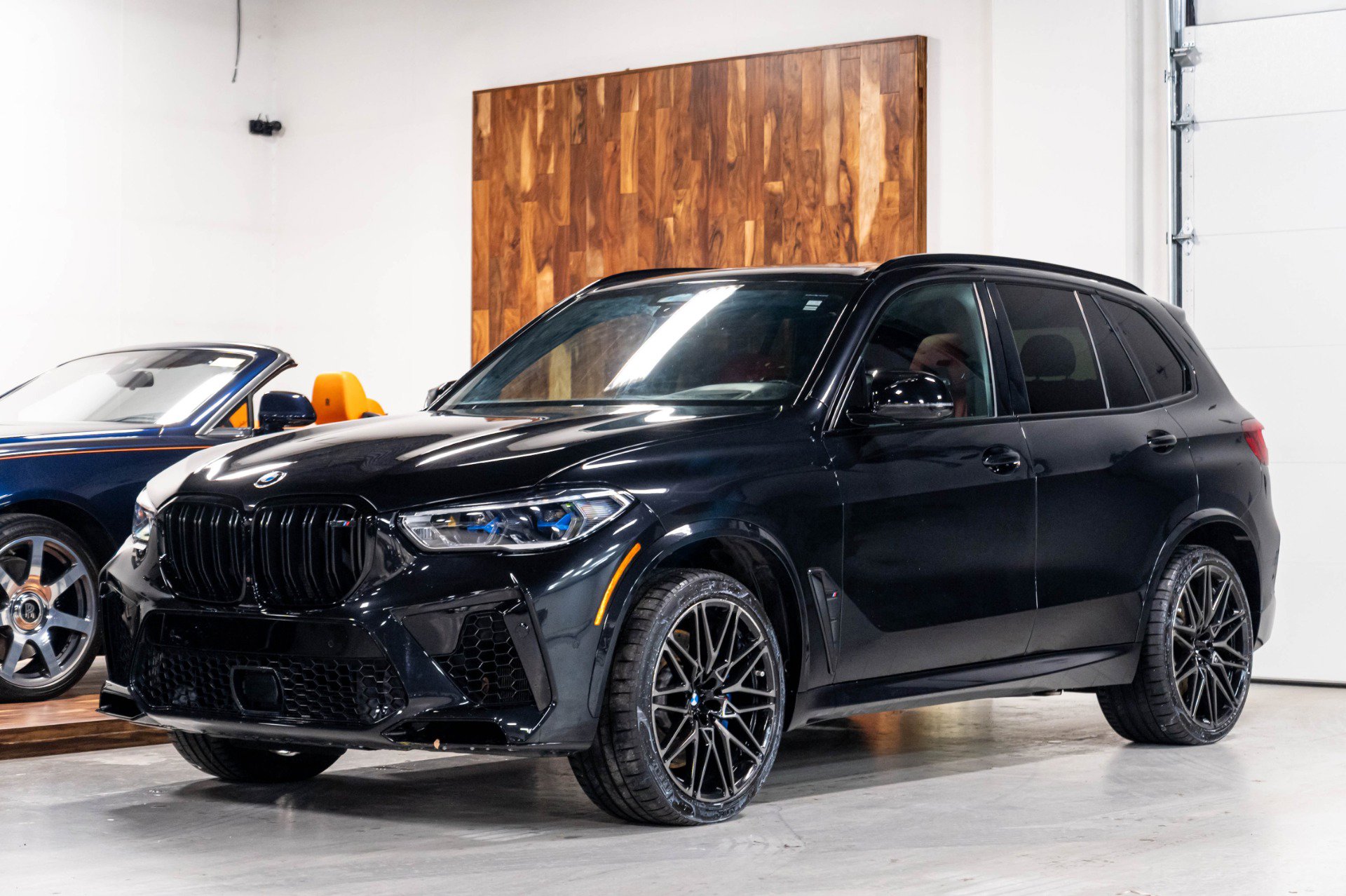 Used 2020 BMW X5 M Competition w/ Executive Package AWD/4WD image 2