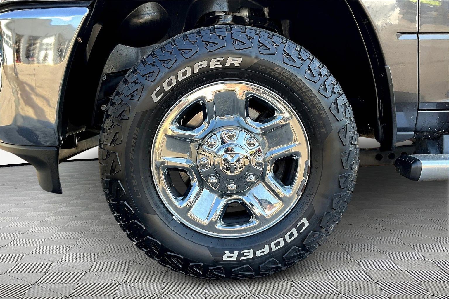 Used 2024 RAM 2500 Tradesman w/ Chrome Appearance Group image 34