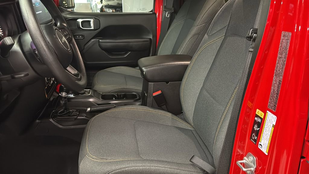 Used 2025 Jeep Wrangler Sport image 19