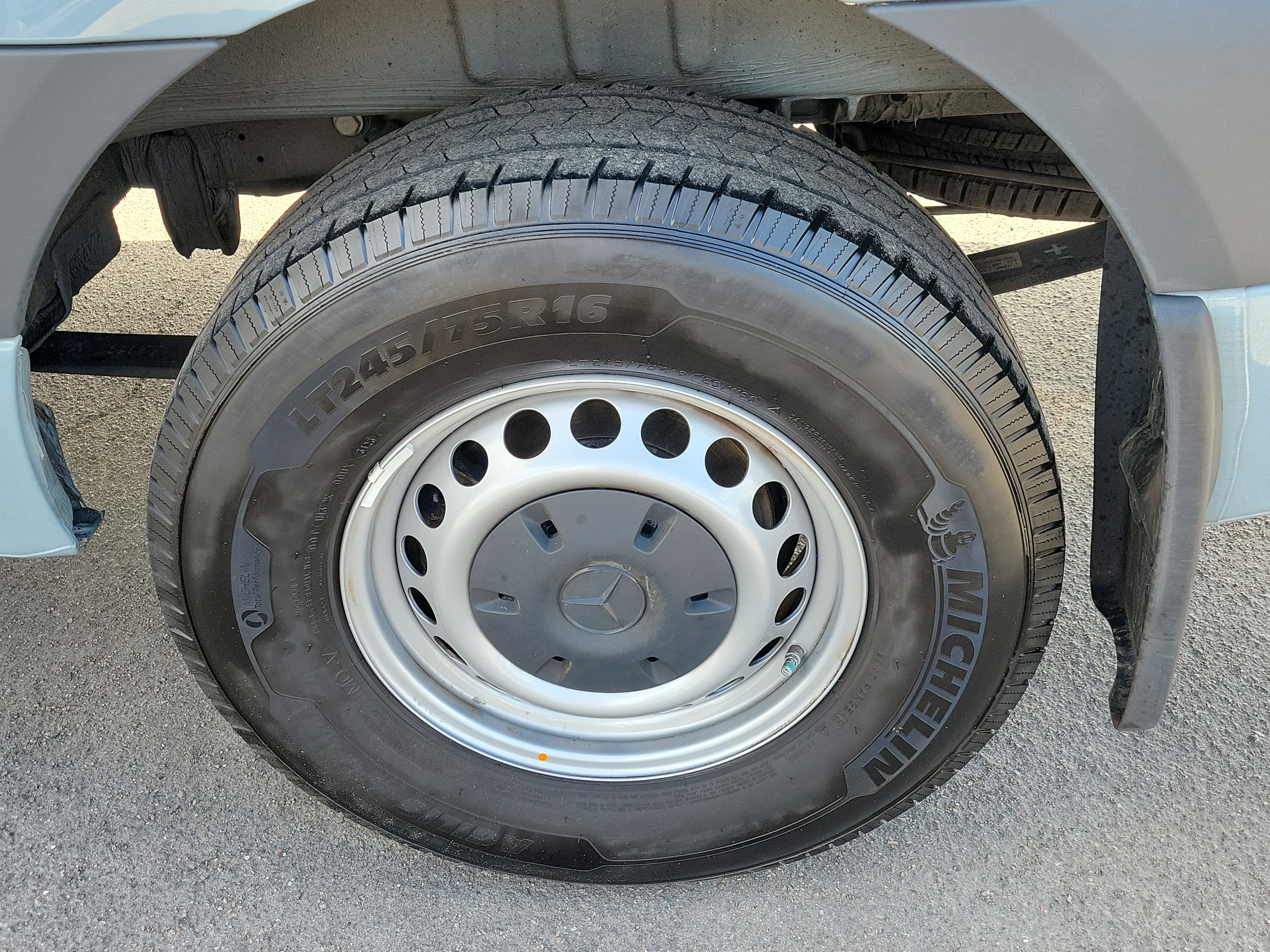 Used 2024 Mercedes-Benz Sprinter 2500 image 5