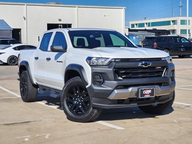 Used 2025 Chevrolet Colorado Trail Boss image 3