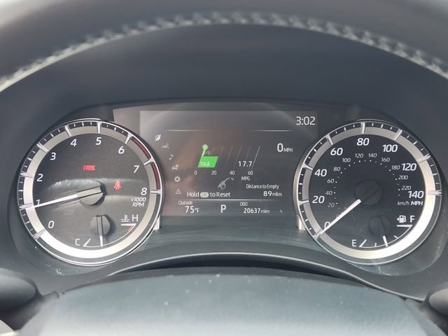 Used 2024 Toyota Highlander XLE AWD/4WD image 11