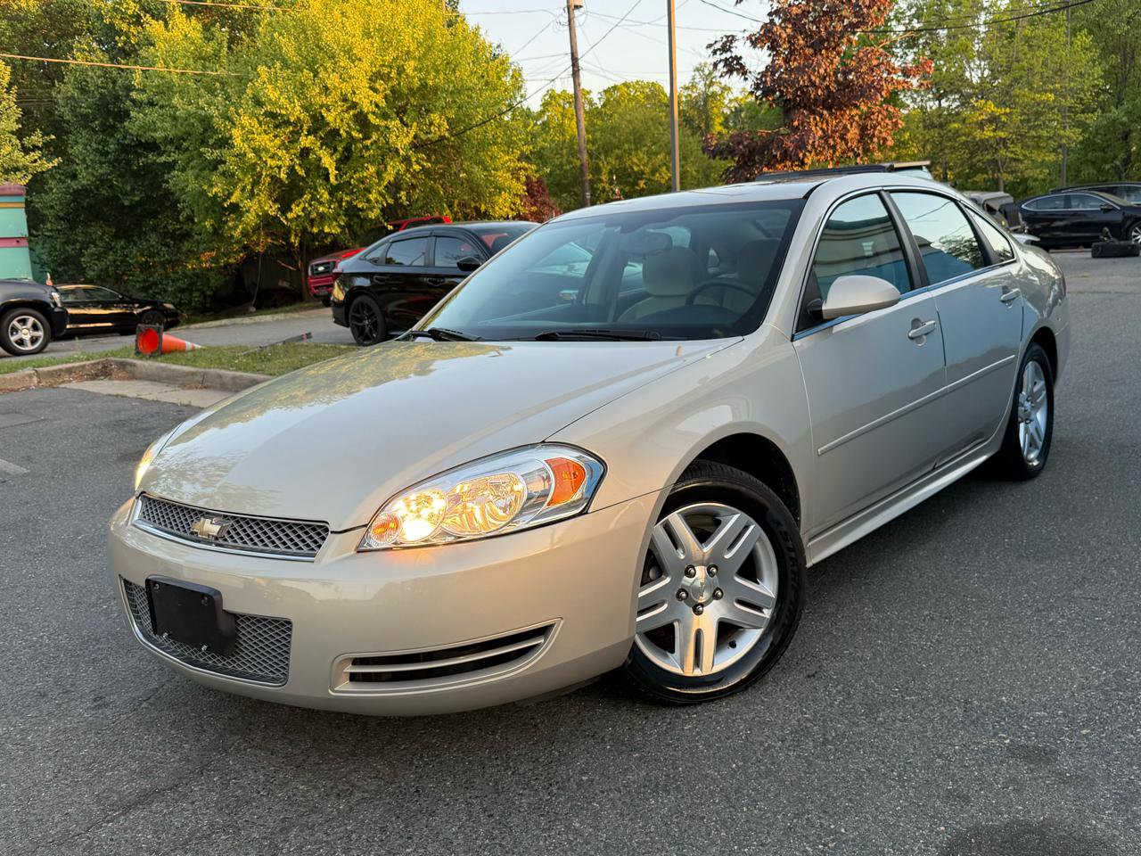 Used 2012 Chevrolet Impala LT w/ LT Sunroof Package FWD image 2