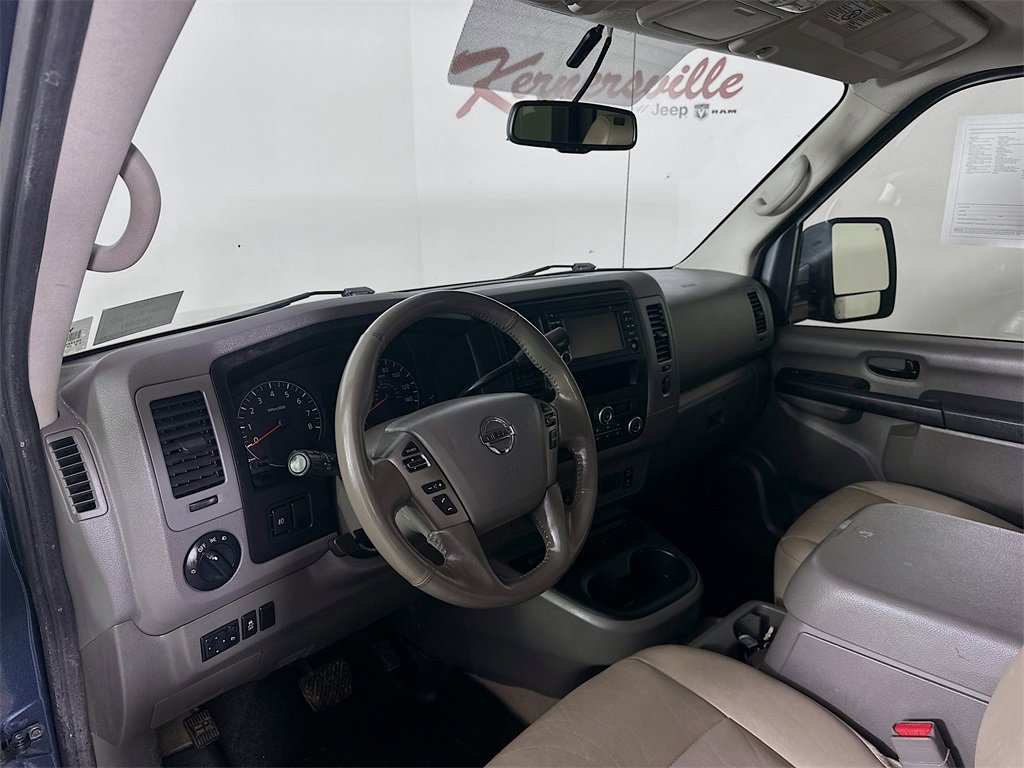 Used 2016 Nissan NV 3500 SL image 30
