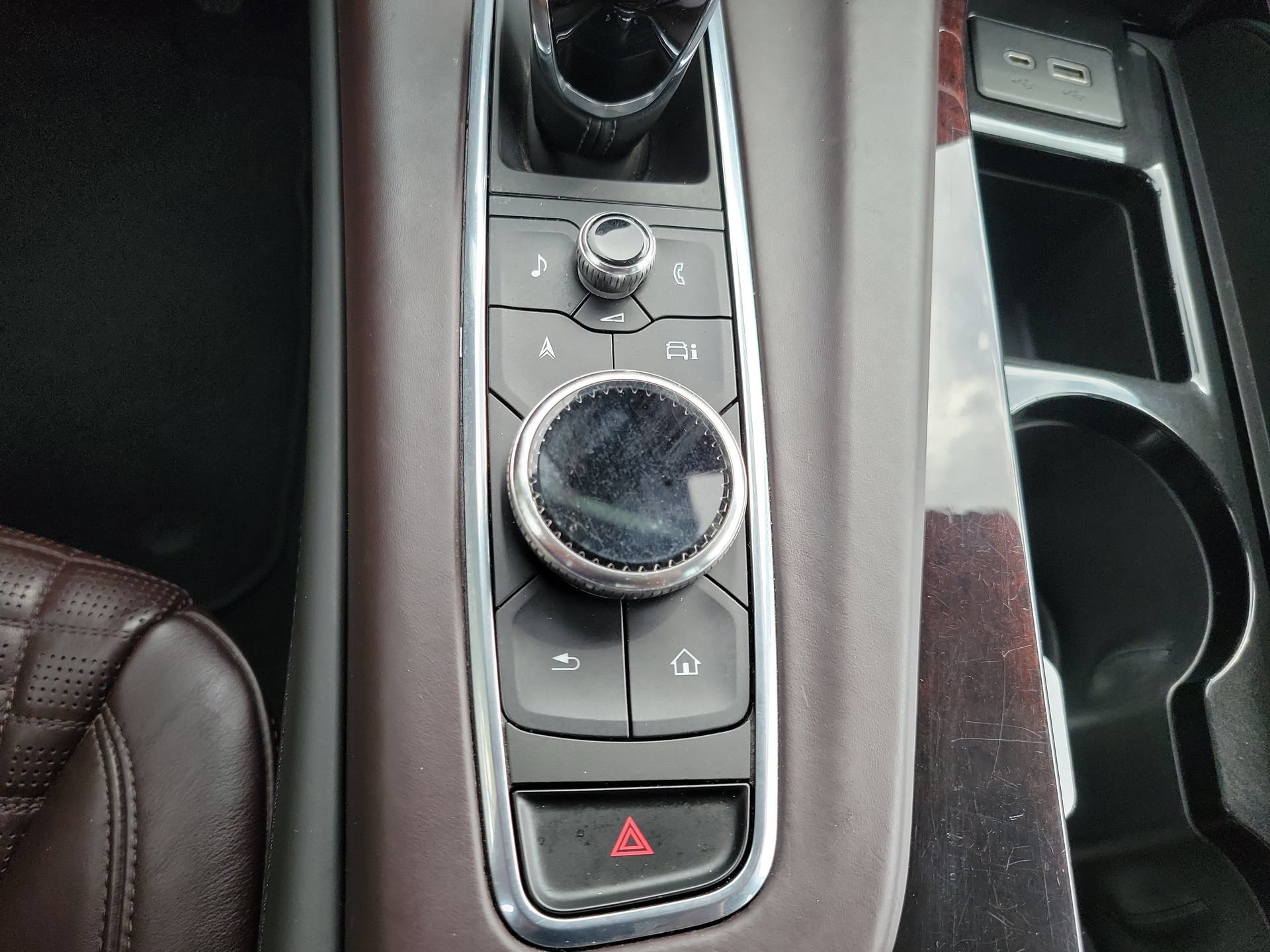 Used 2023 Cadillac Escalade Sport Platinum w/ Heavy-Duty Trailer Package AWD/4WD image 43