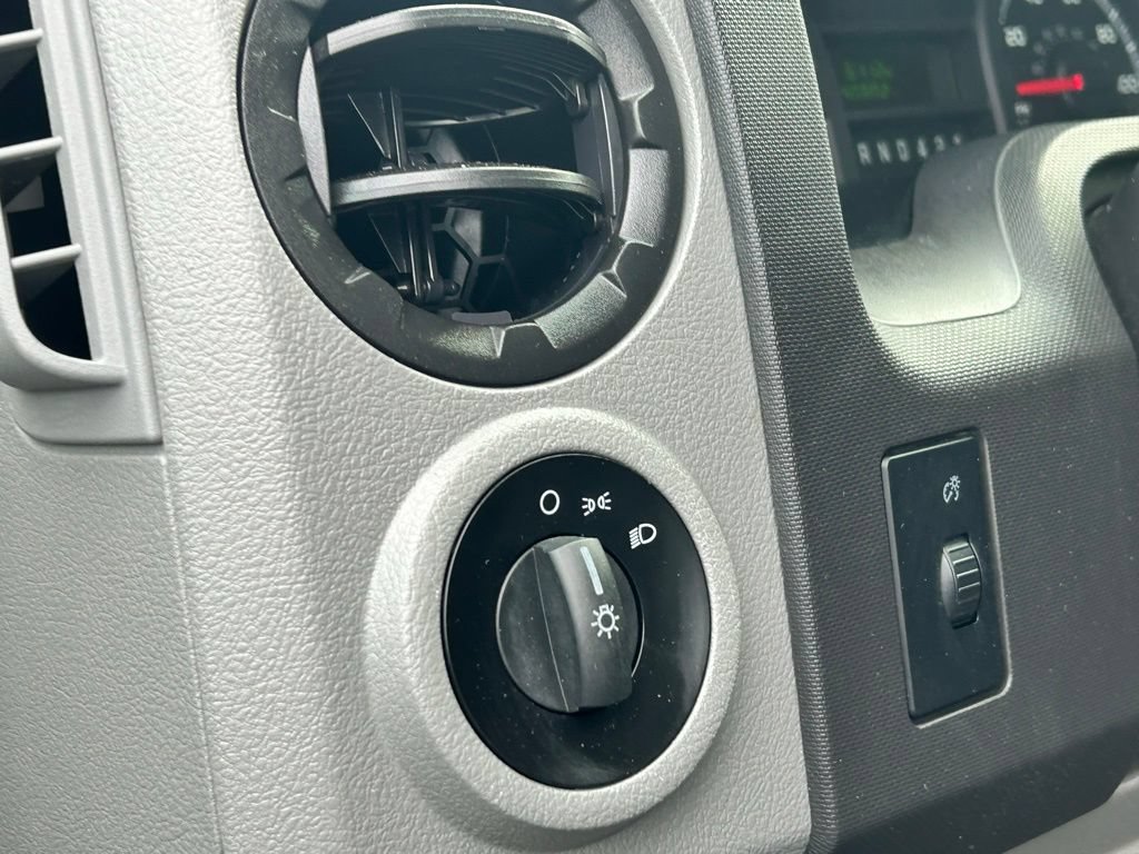 Used 2019 Ford E-350 and Econoline 350 Super Duty RWD image 14