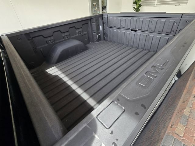 Used 2023 GMC Sierra 1500 AT4 w/ AT4 Preferred Package AWD/4WD image 10