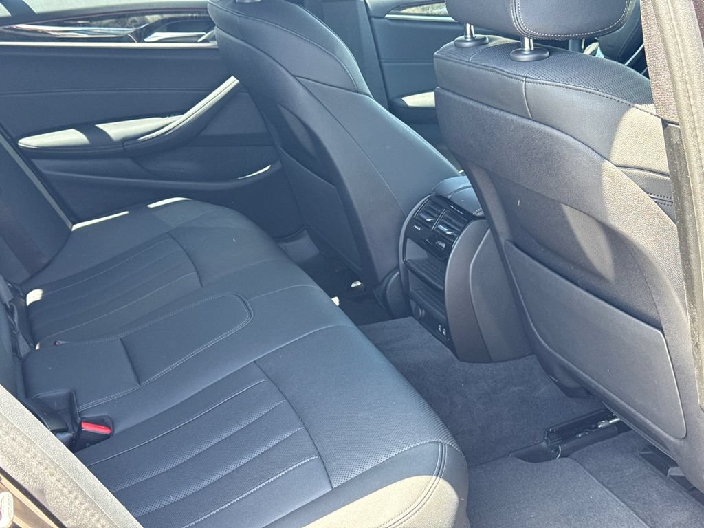 Used 2022 BMW 530i w/ Convenience Package RWD image 15