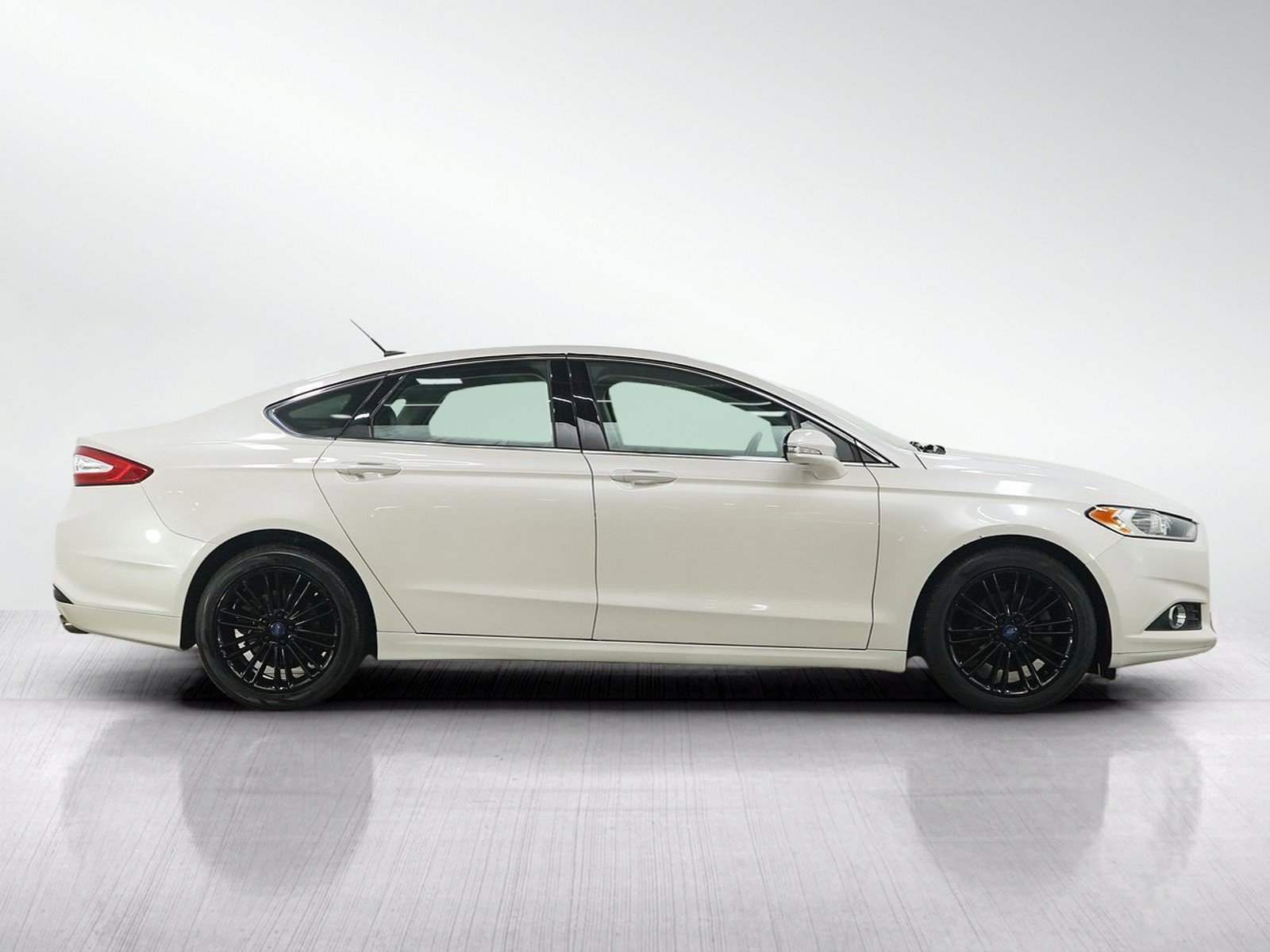 Used 2014 Ford Fusion SE w/ Equipment Group 202A FWD image 6