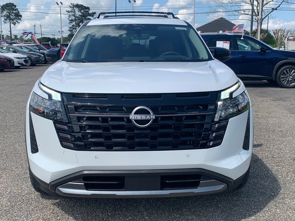 New 2026 Nissan Pathfinder Platinum image 3