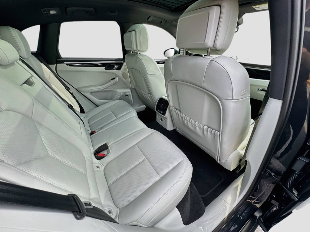 New 2026 Porsche Macan AWD/4WD image 29