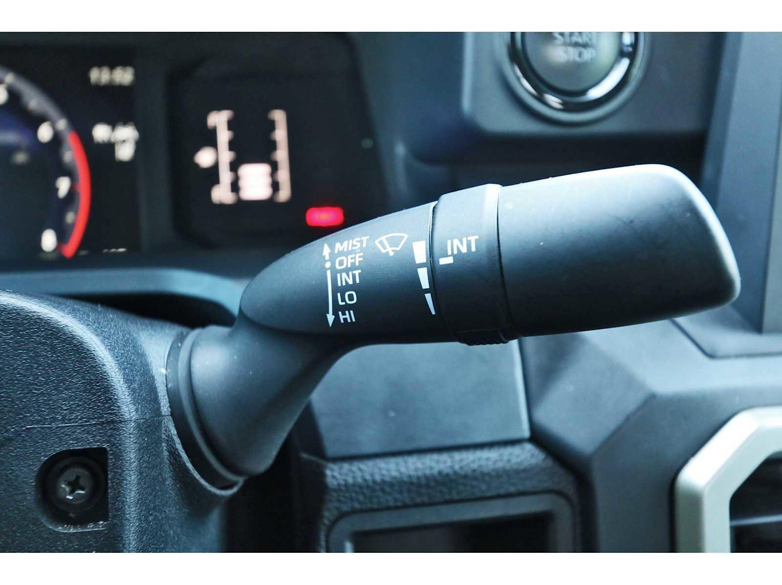 Used 2025 Toyota Tacoma SR image 18