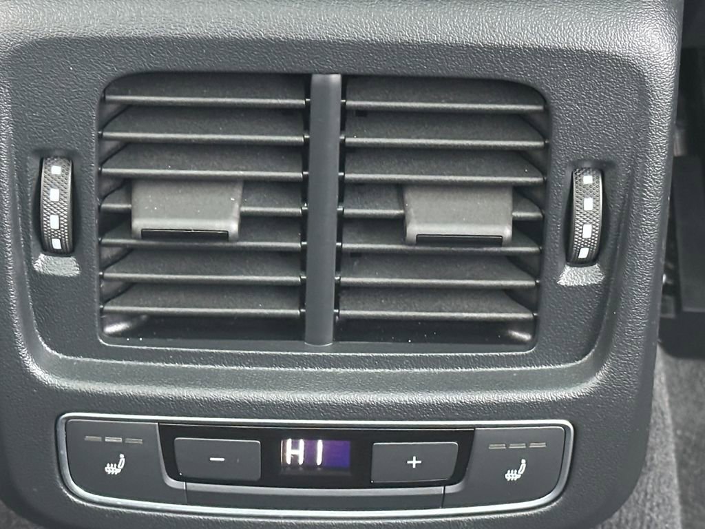 Used 2023 Audi e-tron GT Prestige image 28