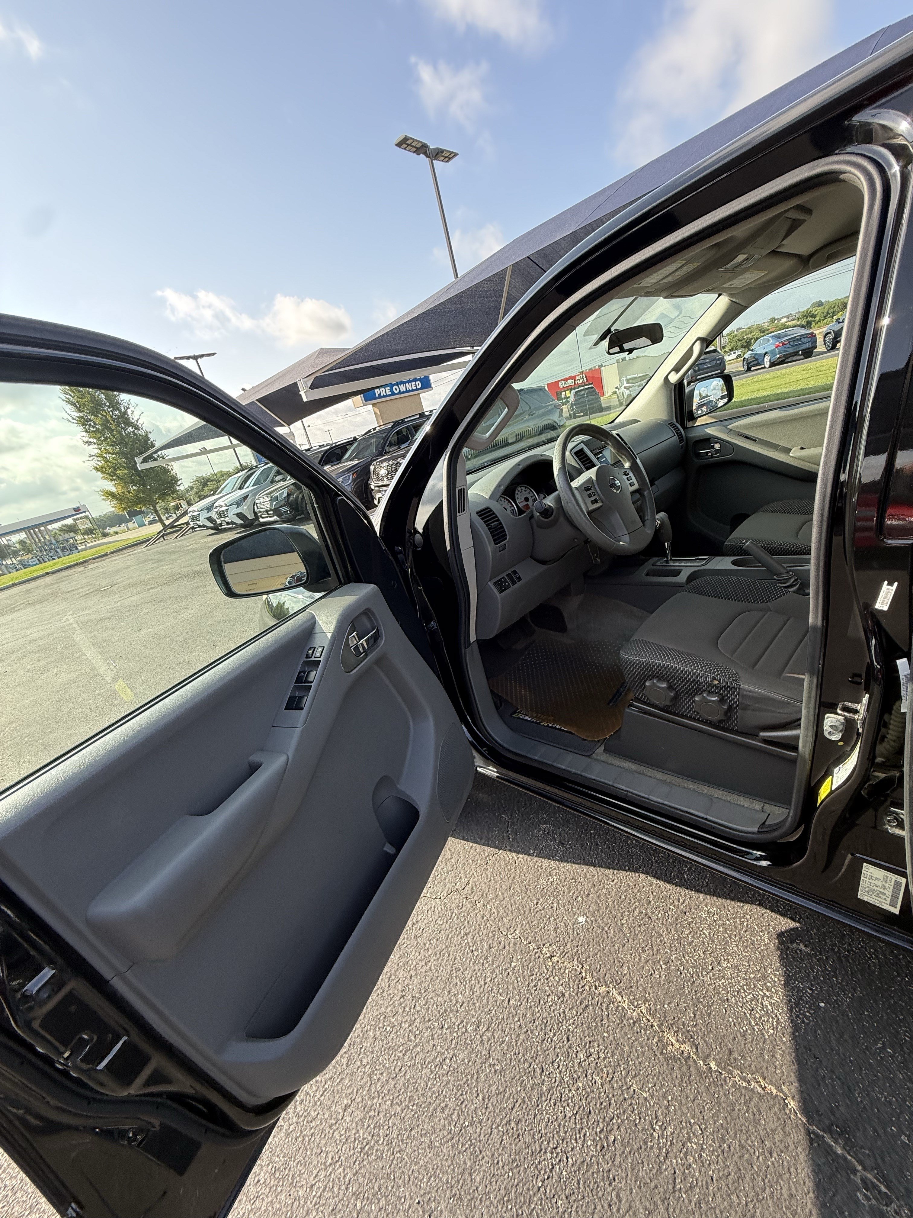 Used 2014 Nissan Frontier Desert Runner RWD image 18